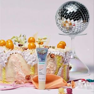 glossier balm dotcom birthday shimmer universal salve